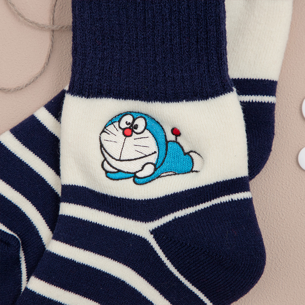 ドラえもん 裏起毛ソックス 寝そべり ネイビー | ドラえもん未来