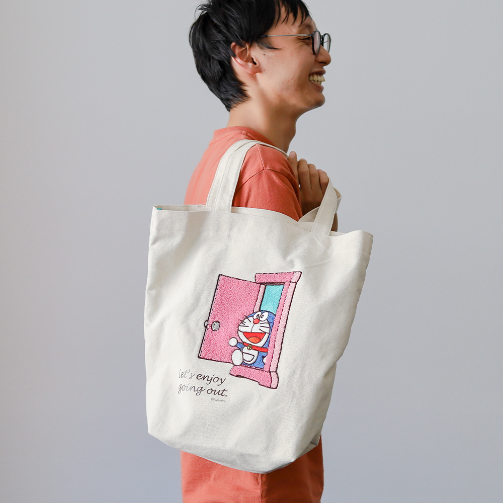 ドラえもん サガラ刺繍トートバッグどこでもドア | ドラえもん未来