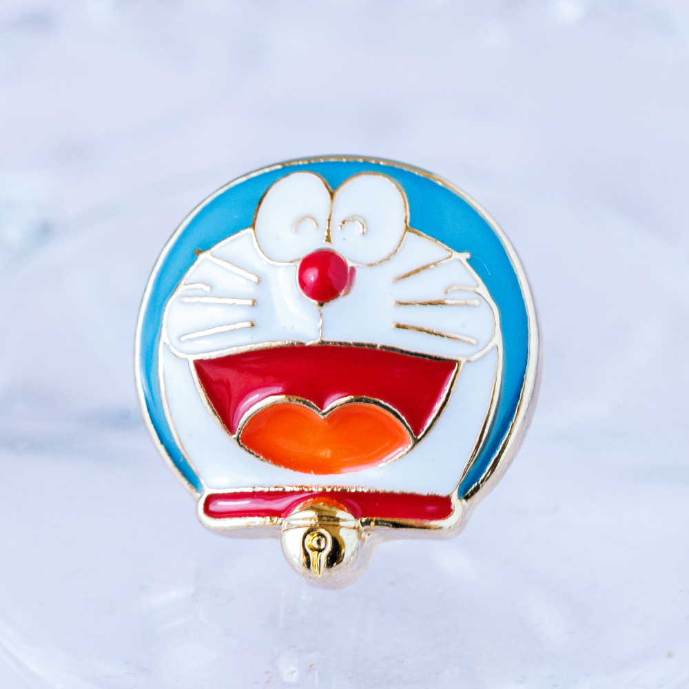 デコレーションピンバッジ ドラえもん にっこり | ドラえもん未来