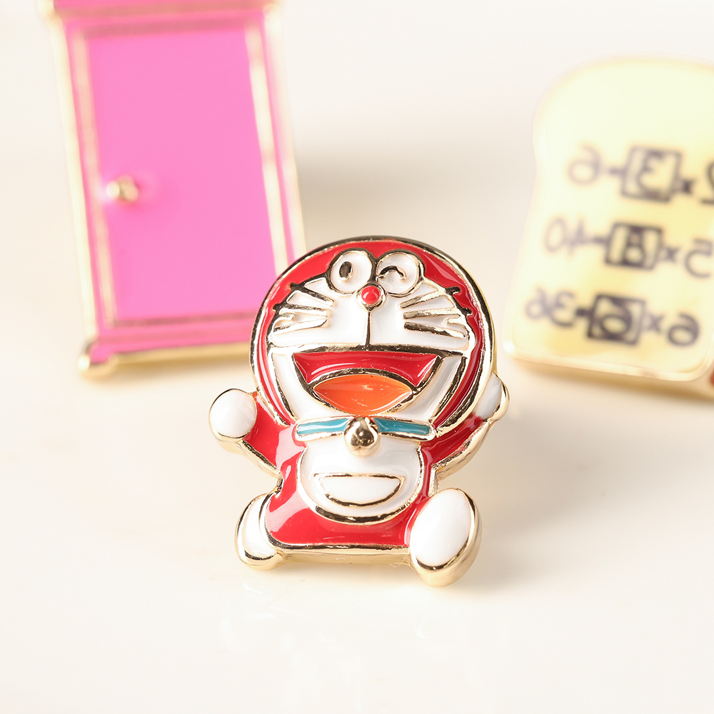 デコレーションピンバッジ ミニドラえもん | ドラえもん未来デパート
