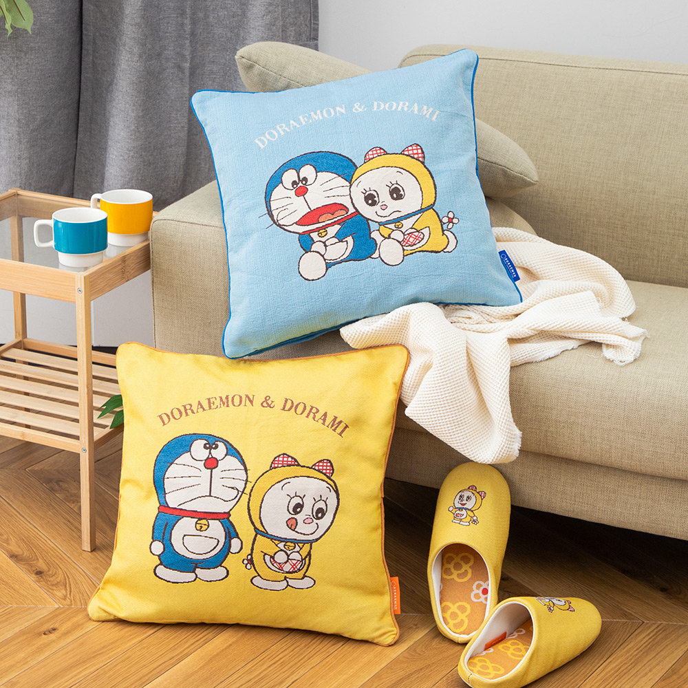 ドラえもん未来デパートオリジナル クッションカバー ドラえもんと