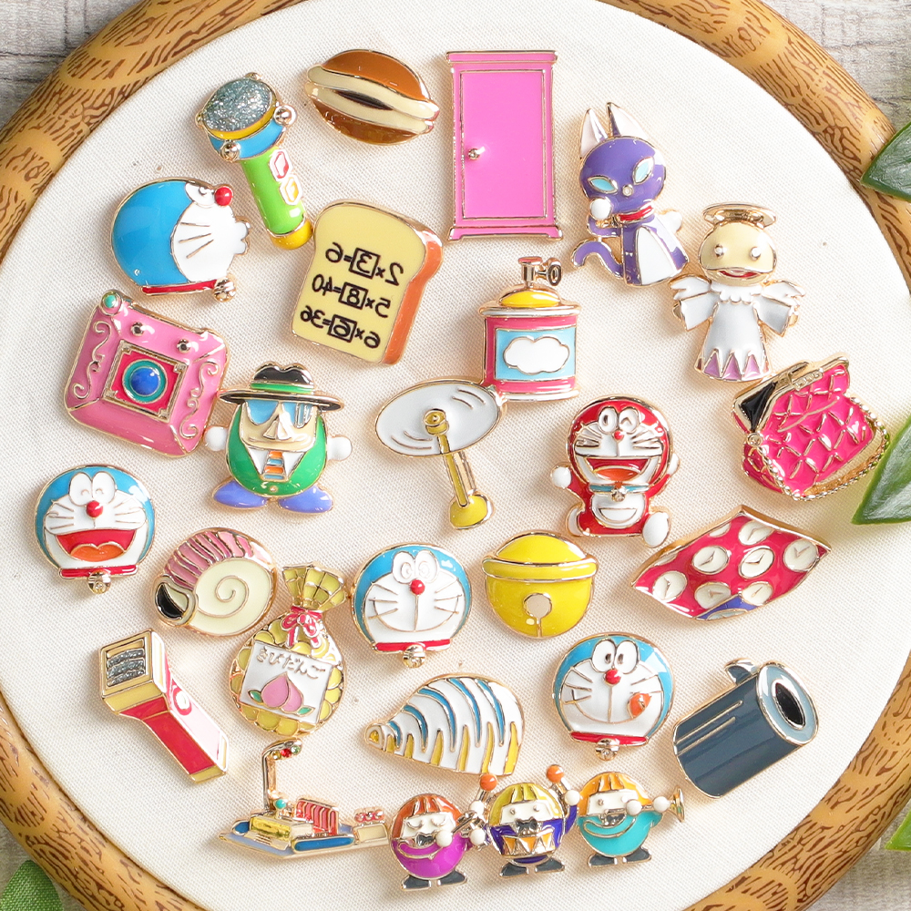ドラえもんピンバッジ　まとめ売り バラ売り可　平成レトロ ドラえもん ピンバッジ 100%ドラえもん&フレンズ - メルカリ