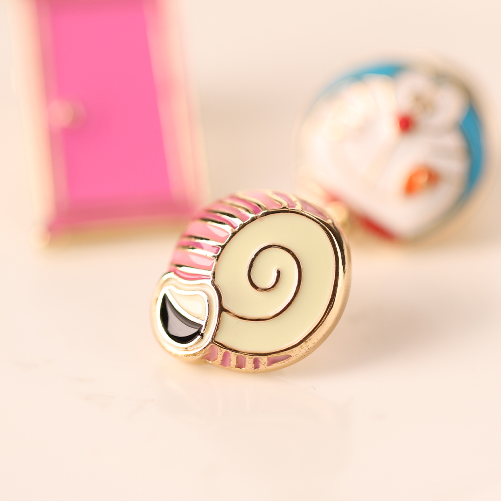 デコレーションピンバッジ デンデンハウス｜ドラえもん未来デパート